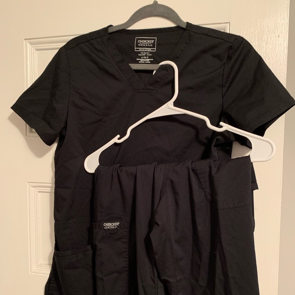Black Cherokee Women’s Scrubs - Picture 1 of 1